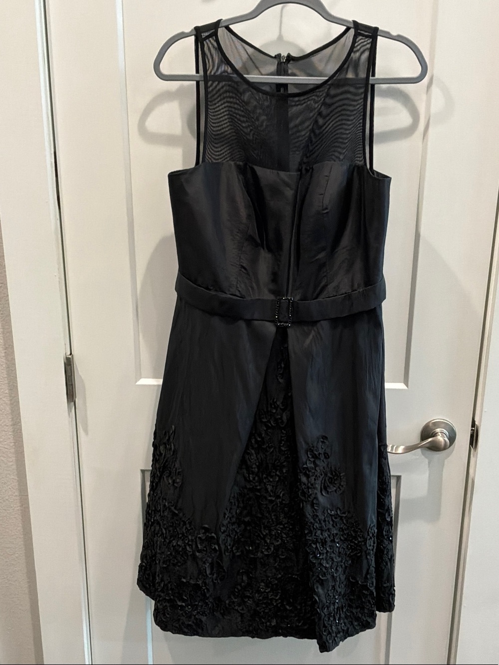 Cachet 10 Cocktail Formal Black Sleeveless Mesh Bra Pad Top Midi Dress Puff